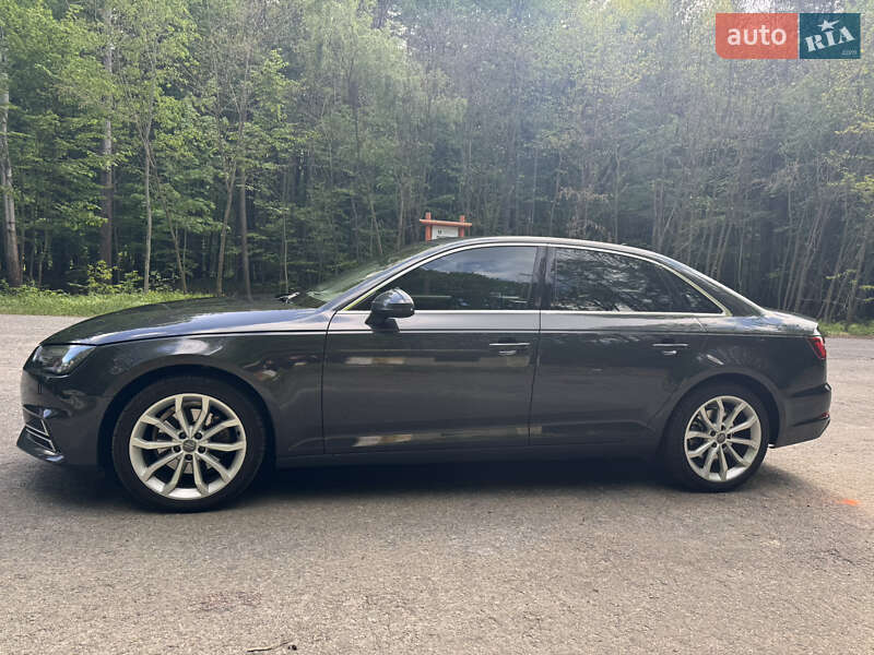 Седан Audi A4 2018 в Радомышле