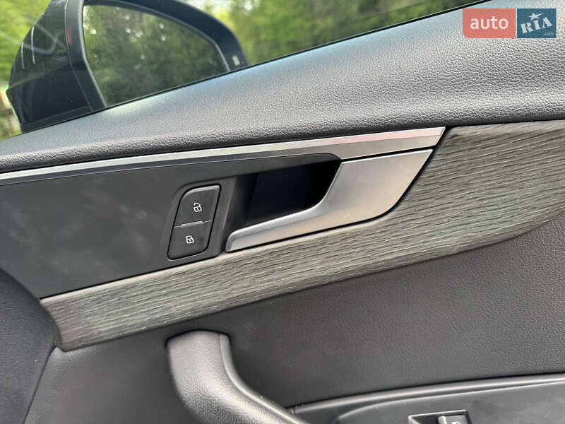 Седан Audi A4 2018 в Радомышле