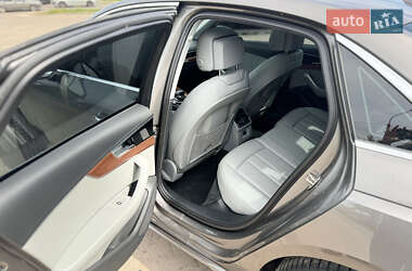 Седан Audi A4 2021 в 