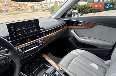 Седан Audi A4 2021 в 