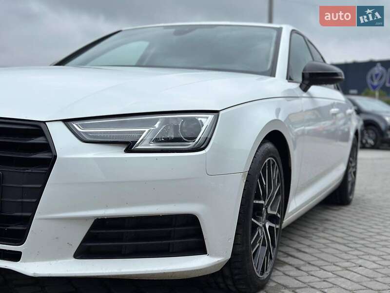 Седан Audi A4 2019 в Львові