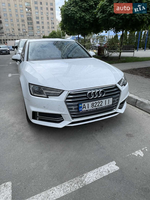 Седан Audi A4 2018 в 