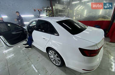 Седан Audi A4 2018 в 