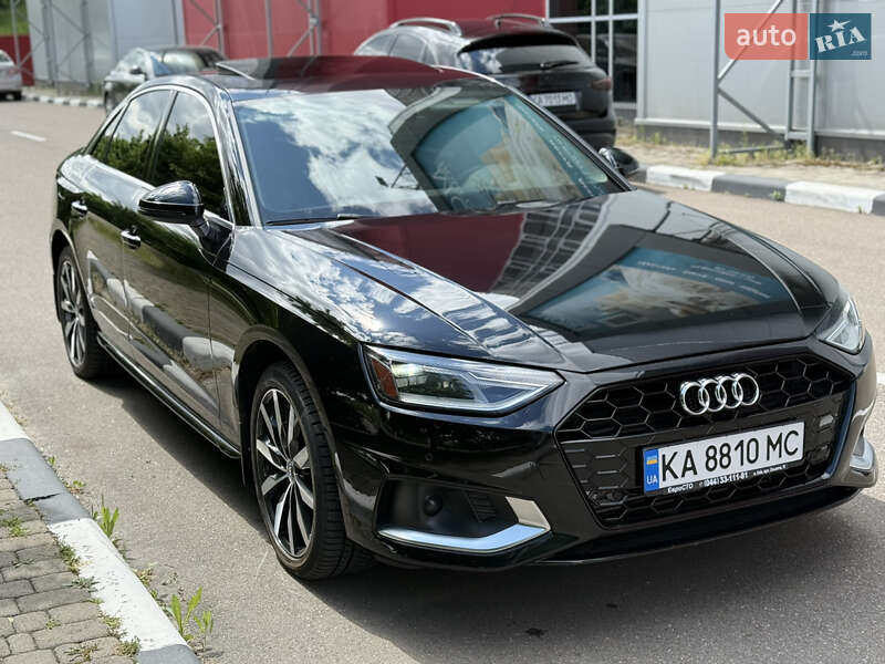 Седан Audi A4 2020 в 
