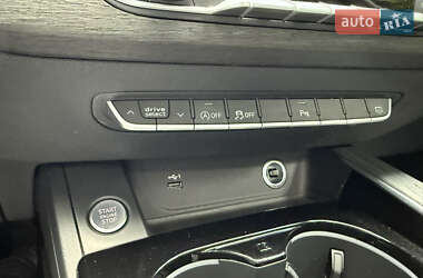Седан Audi A4 2020 в 