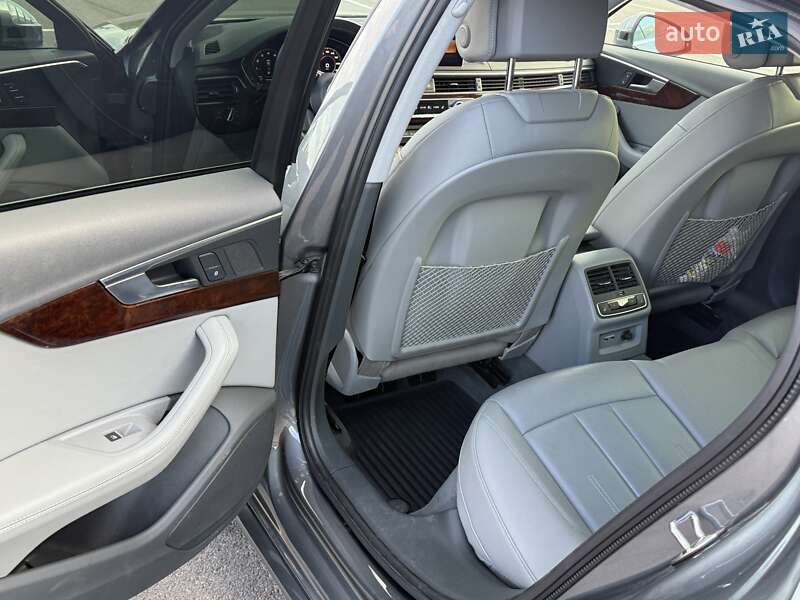 Седан Audi A4 2019 в Рівному