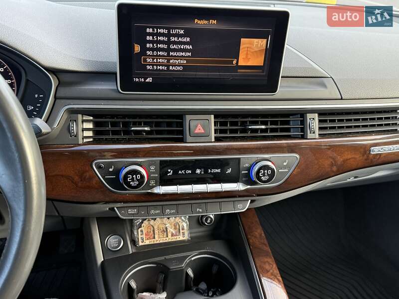 Седан Audi A4 2019 в Рівному