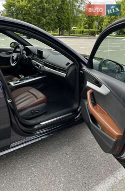 Седан Audi A4 2018 в 