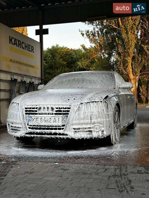 Седан Audi A4 2011 в Никополе