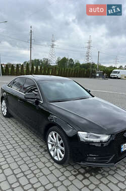 Седан Audi A4 2013 в Львове