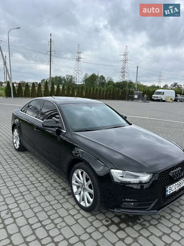 Седан Audi A4 2013 в Львове