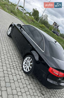 Седан Audi A4 2013 в Львове