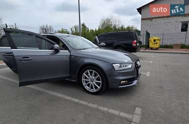 Седан Audi A4 2014 в Києві