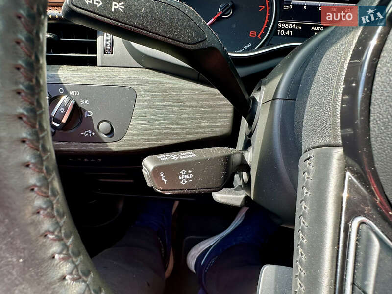 Седан Audi A4 2017 в Киеве