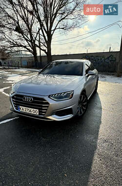 Седан Audi A4 2021 в 