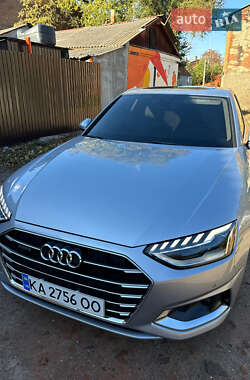 Седан Audi A4 2021 в 