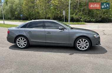 Седан Audi A4 2012 в 