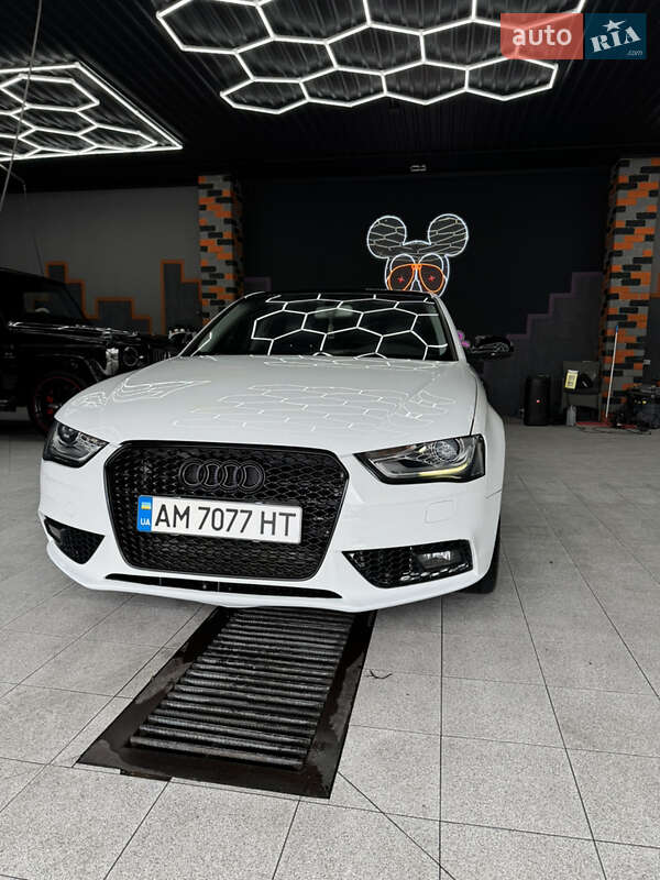 Седан Audi A4 2013 в Житомире