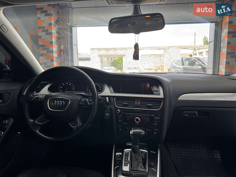 Седан Audi A4 2013 в Житомире