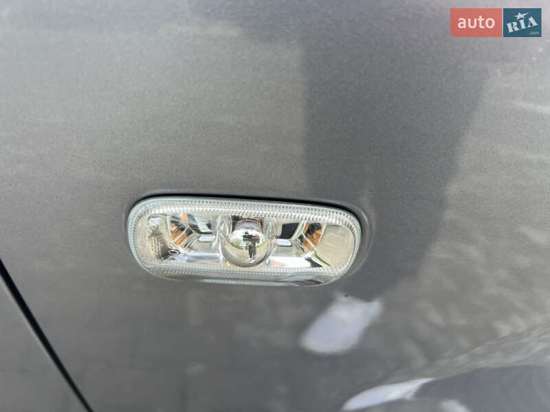 Седан Audi A4 2004 в Хмельницькому