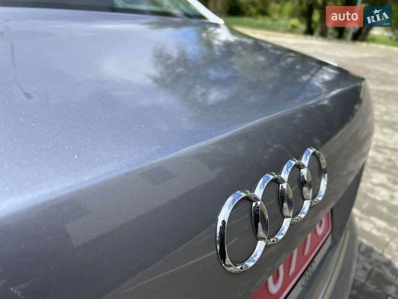 Седан Audi A4 2004 в Хмельницькому