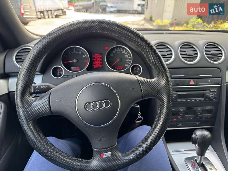 Кабріолет Audi A4 2004 в Києві