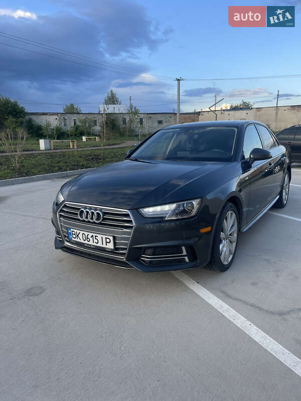 Седан Audi A4 2018 в 