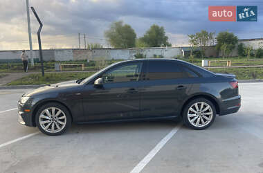 Седан Audi A4 2018 в 