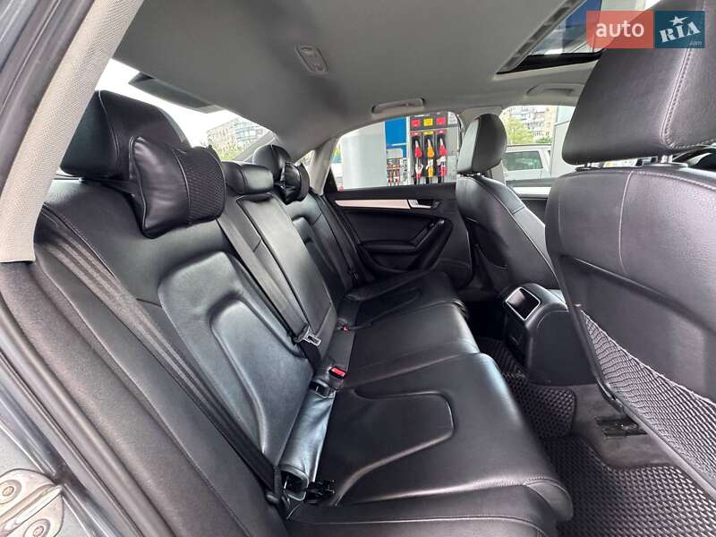 Седан Audi A4 2012 в Одесі