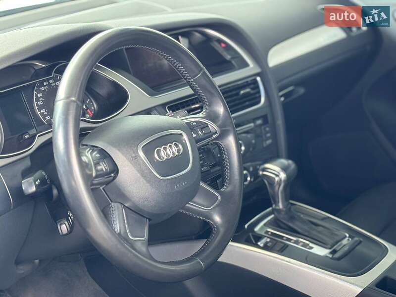 Седан Audi A4 2012 в Одесі