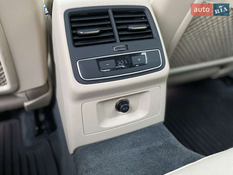 Седан Audi A4 2016 в Киеве