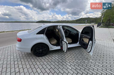 Седан Audi A4 2014 в 