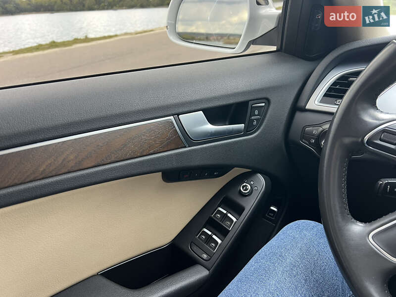 Седан Audi A4 2014 в Львові