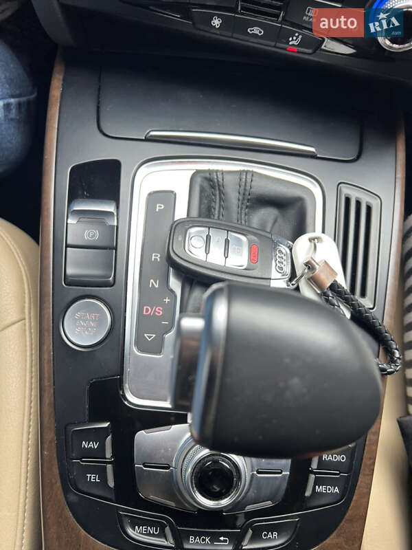 Седан Audi A4 2014 в Львові
