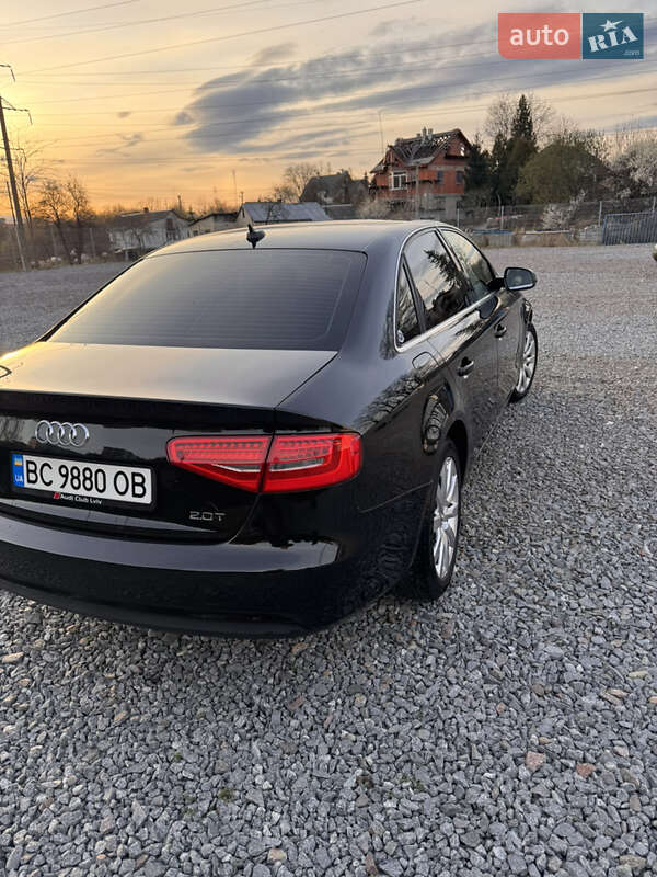 Седан Audi A4 2013 в Львове