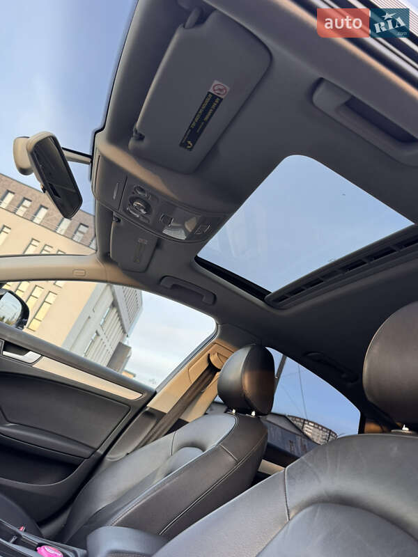 Седан Audi A4 2013 в Львове