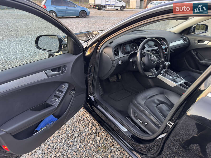 Седан Audi A4 2013 в Львове