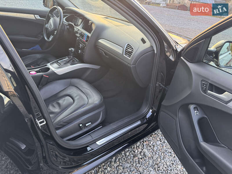 Седан Audi A4 2013 в Львове