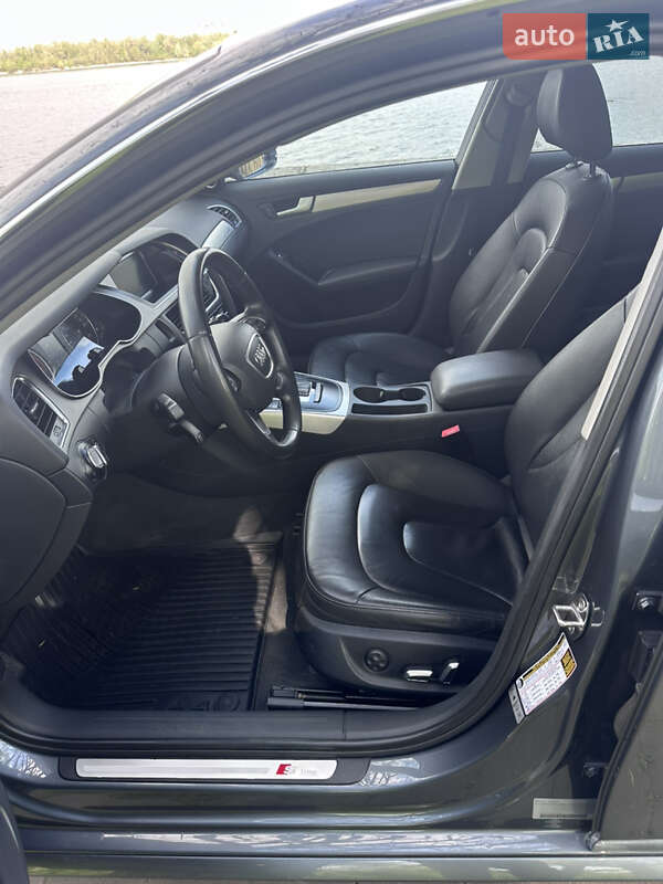 Седан Audi A4 2014 в Киеве
