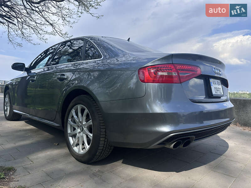 Седан Audi A4 2014 в Киеве