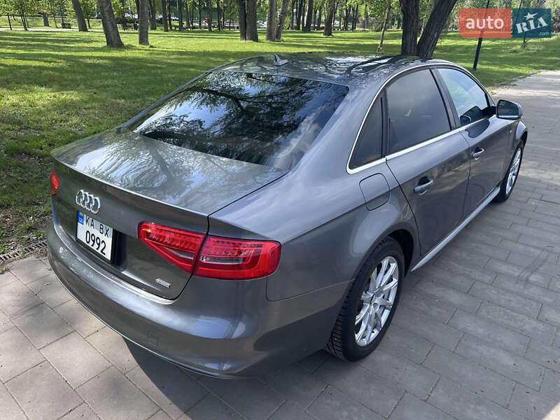 Седан Audi A4 2014 в Киеве
