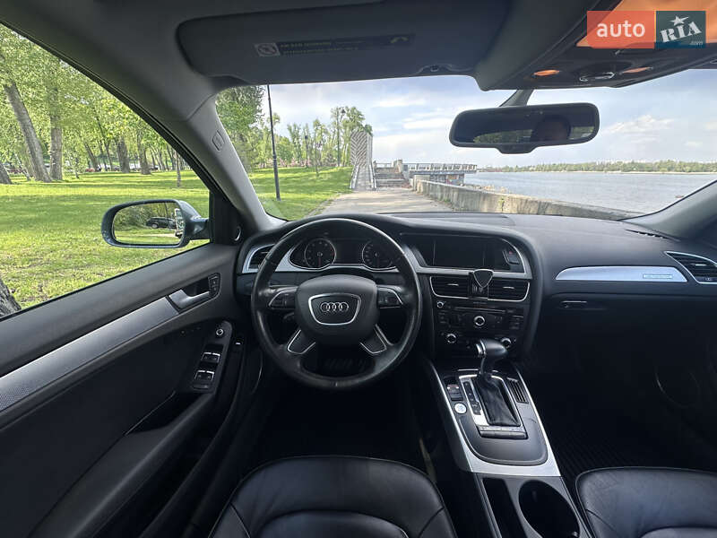 Седан Audi A4 2014 в Киеве
