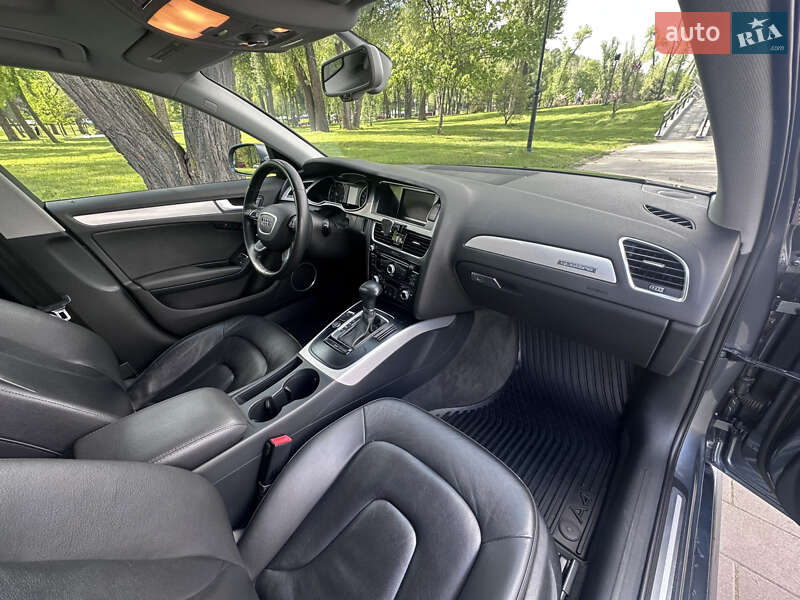Седан Audi A4 2014 в Киеве