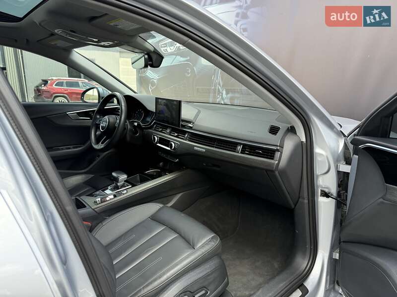 Седан Audi A4 2020 в Львове