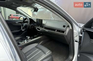 Седан Audi A4 2020 в 