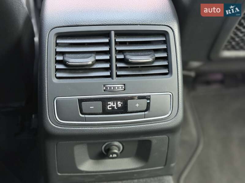 Седан Audi A4 2020 в Львове