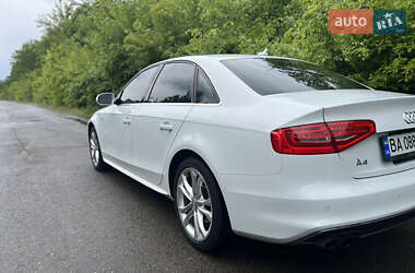 Седан Audi A4 2013 в 