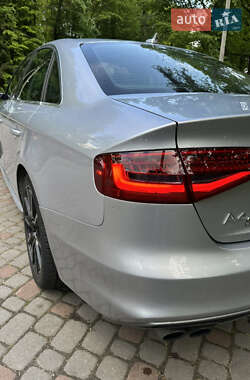 Седан Audi A4 2015 в 