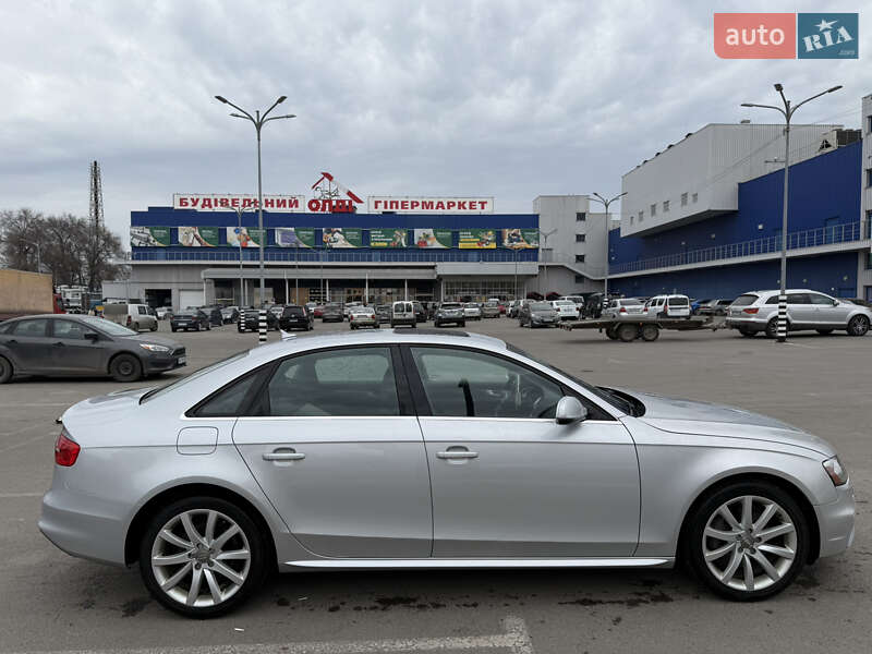 Седан Audi A4 2014 в Днепре