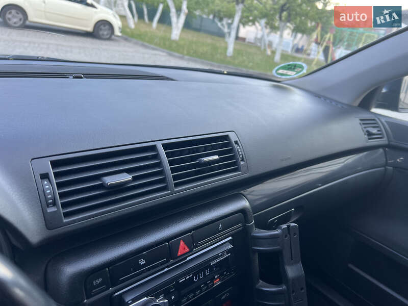 Седан Audi A4 2001 в Дунаевцах
